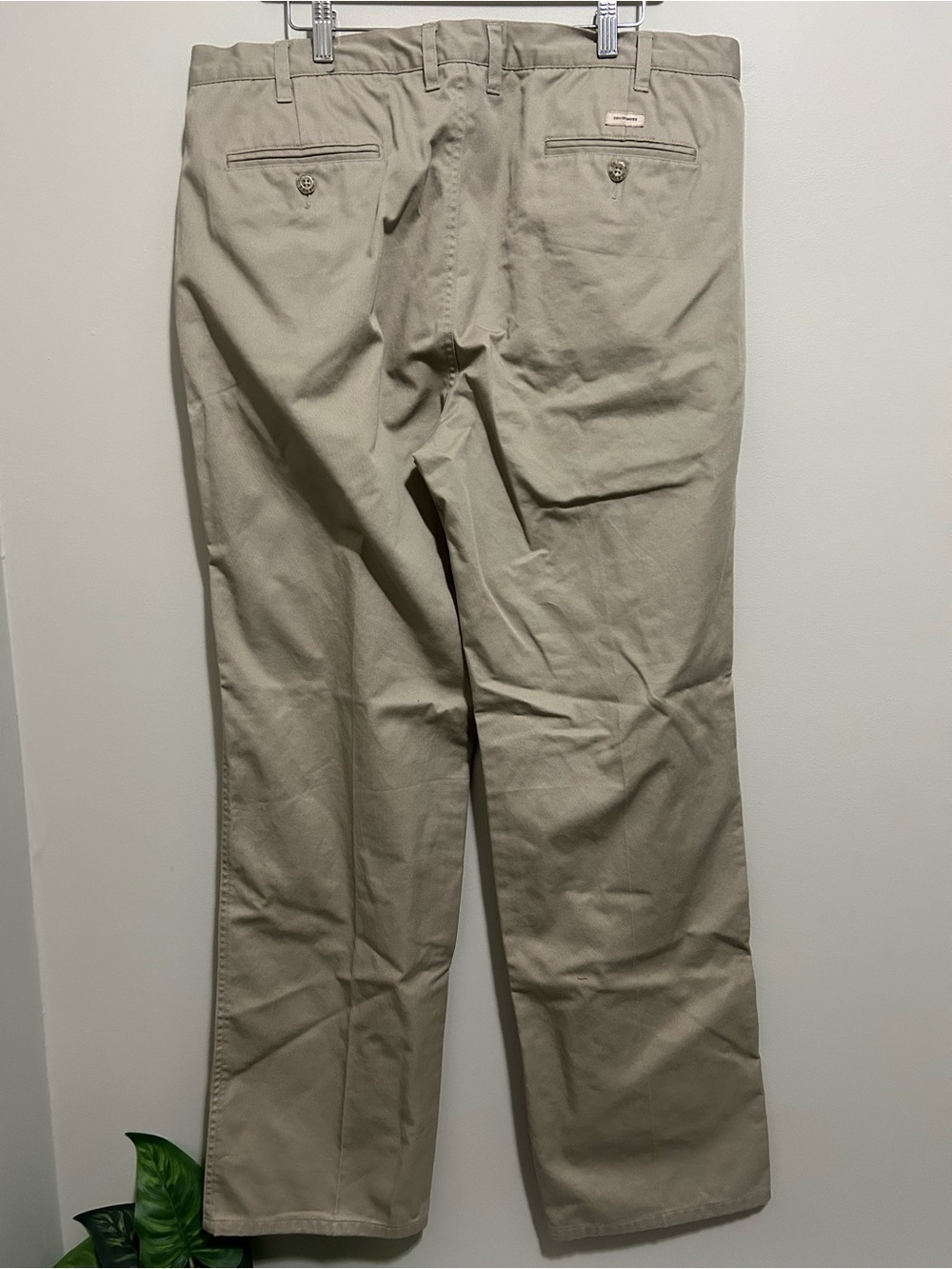 Denver Hayes Men's Pleated Chinos in Khaki - Picture 6 of 11